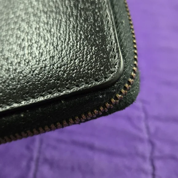 Gucci Animalier Bee Black Leather Zip Around Long Wallet - Picture 5 of 12